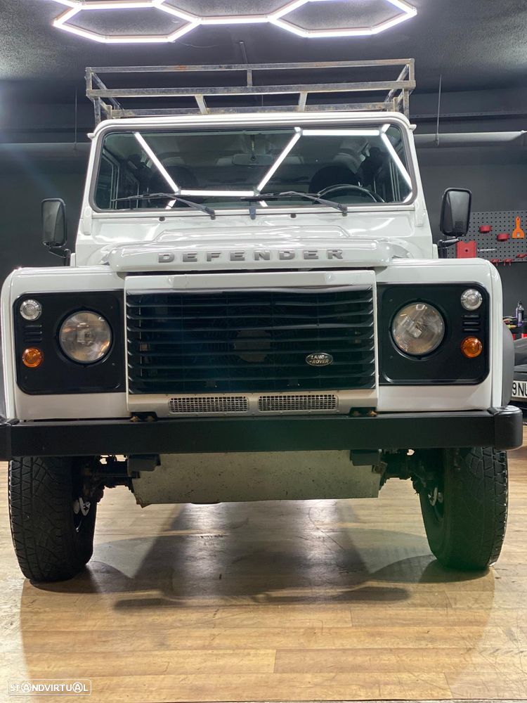 Land Rover Defender 110 DPF E - 16