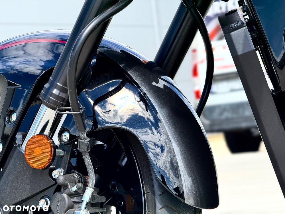 Suzuki Boulevard - 33