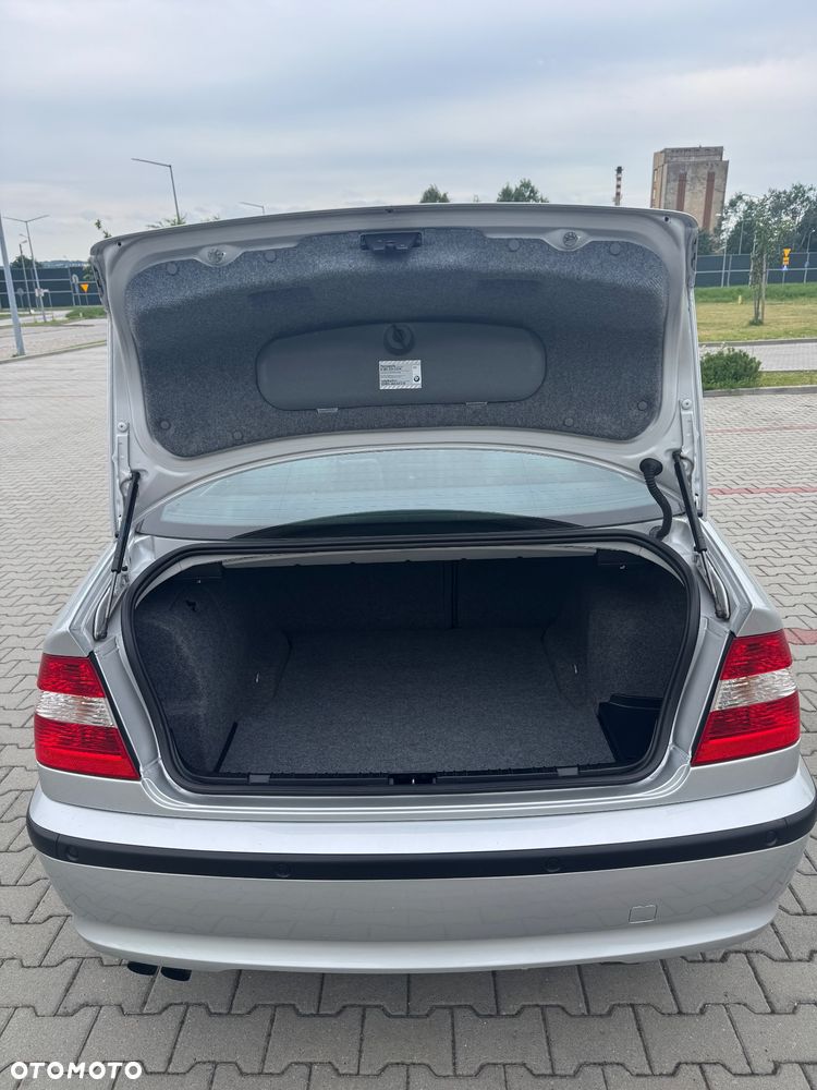 BMW Seria 3 320i - 15