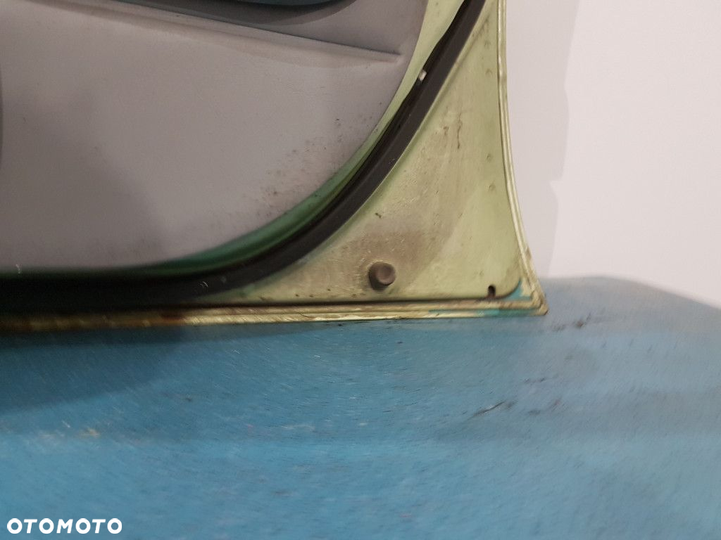 TOYOTA STARLET P9 DRZWI PRZÓD PRAWE 6Q9 - 14