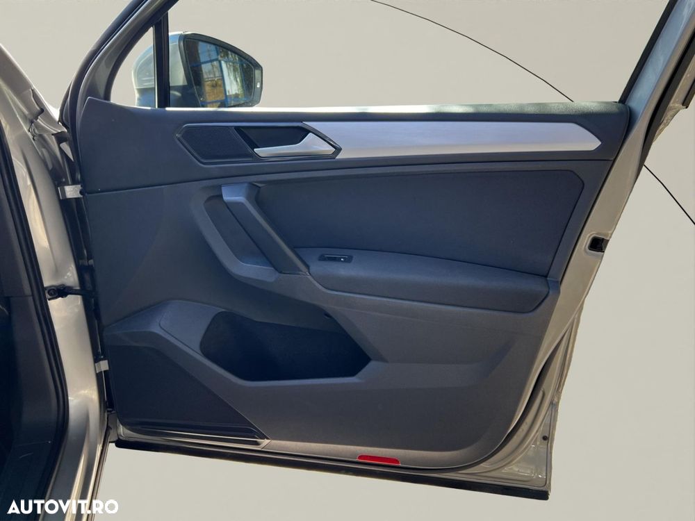 Volkswagen Tiguan 2.0 TDI SCR 4MOTION DSG R-Line - 24