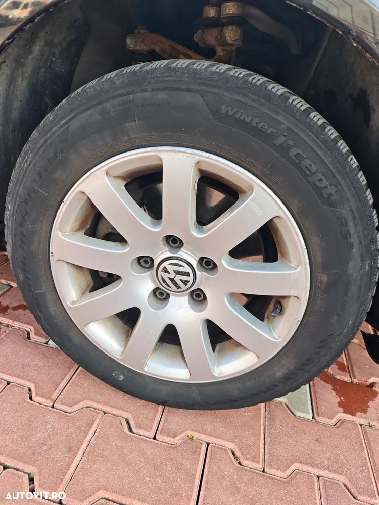 Volkswagen Passat - 12