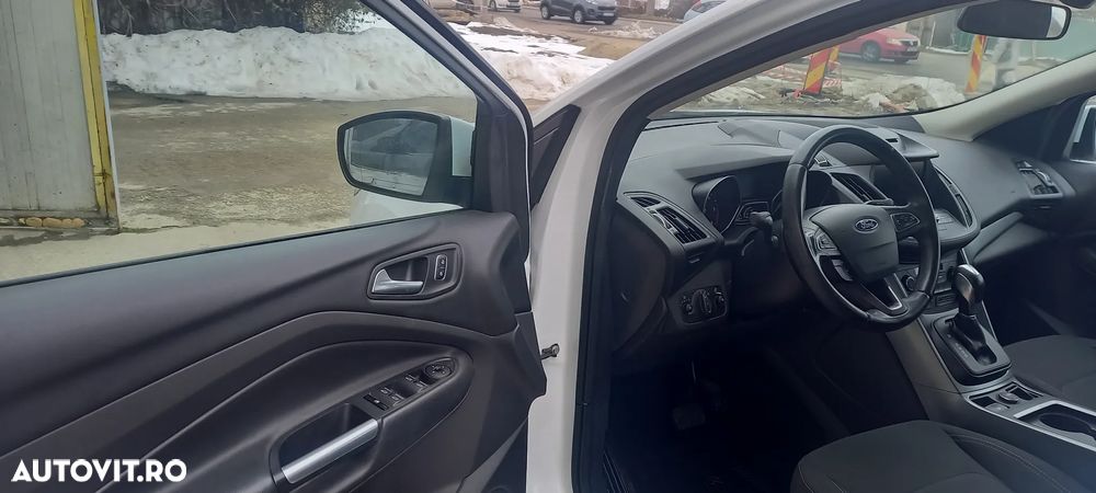 Ford Kuga 2.0 TDCi 4x4 Aut. Trend - 10