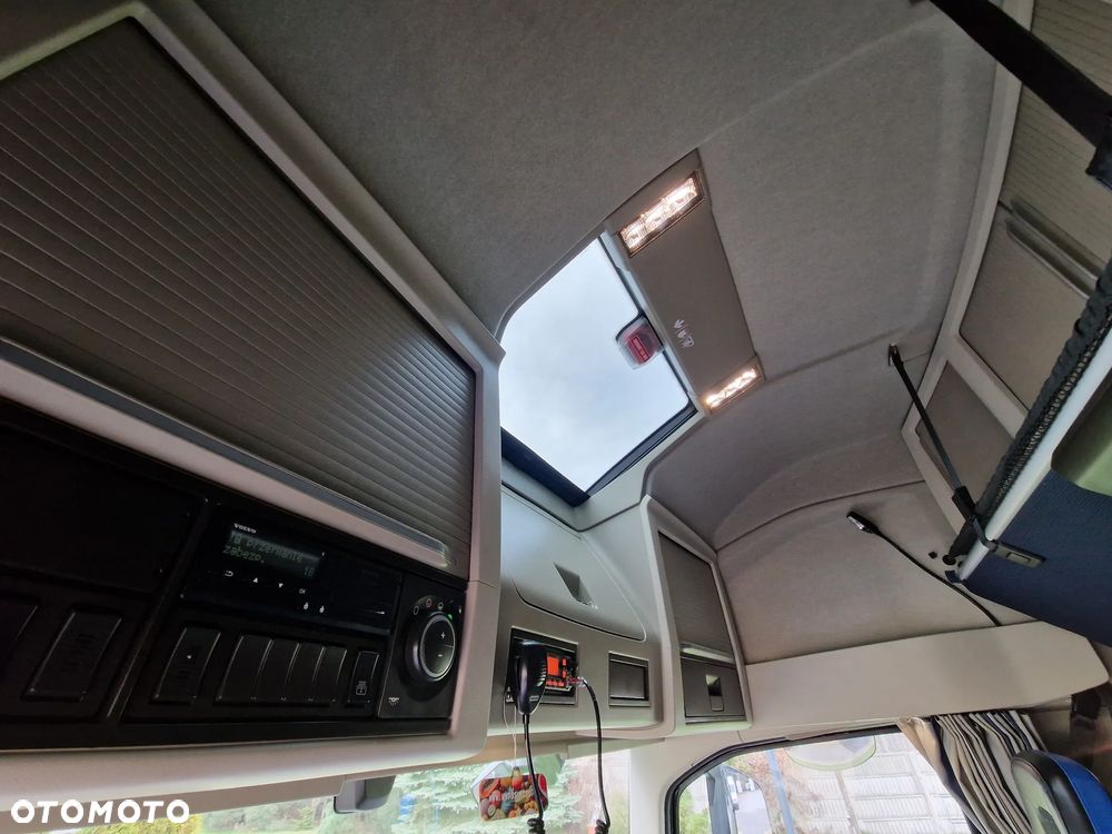 Volvo FH5 500 I-SAVE XXL ACC / MEGA / LOW DECK / BOGATA WERSJA / JAK NOWY - 29