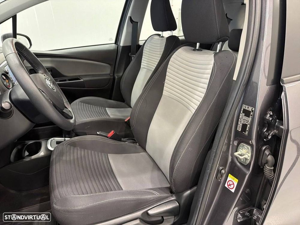 Toyota Yaris 1.5 HSD Exclusive - 9