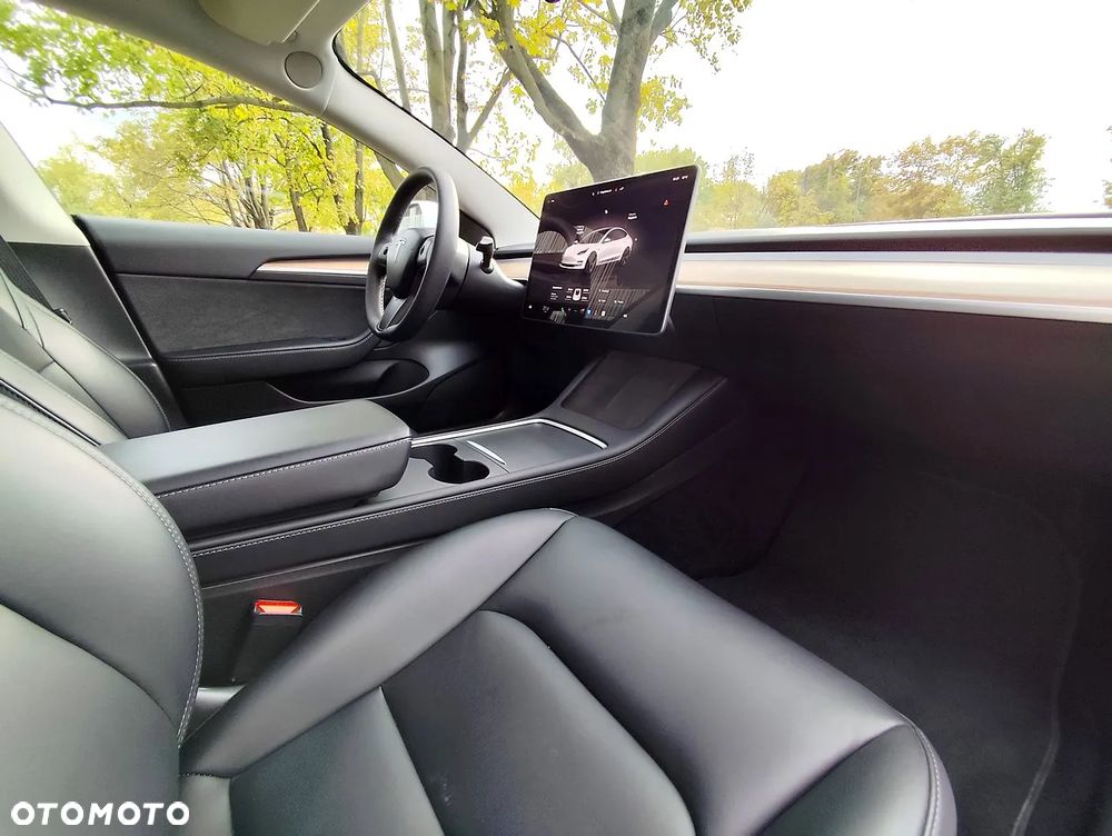 Tesla Model 3 - 16