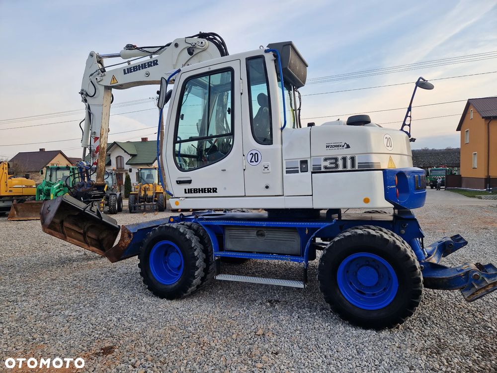 Liebherr A 311 - 9