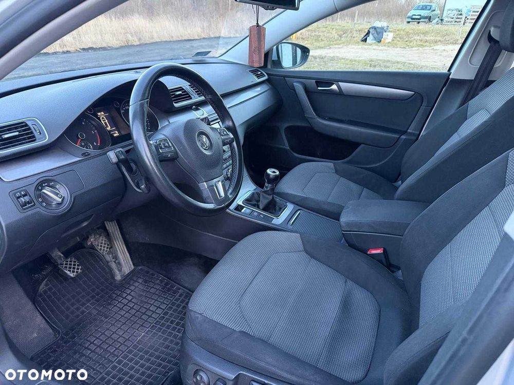 Volkswagen Passat - 6