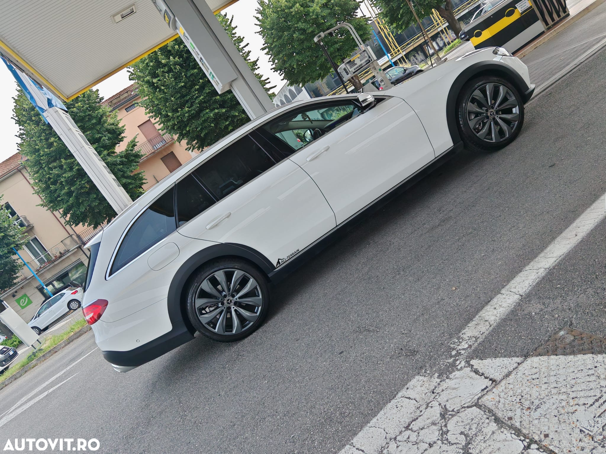 Mercedes-Benz E - 9