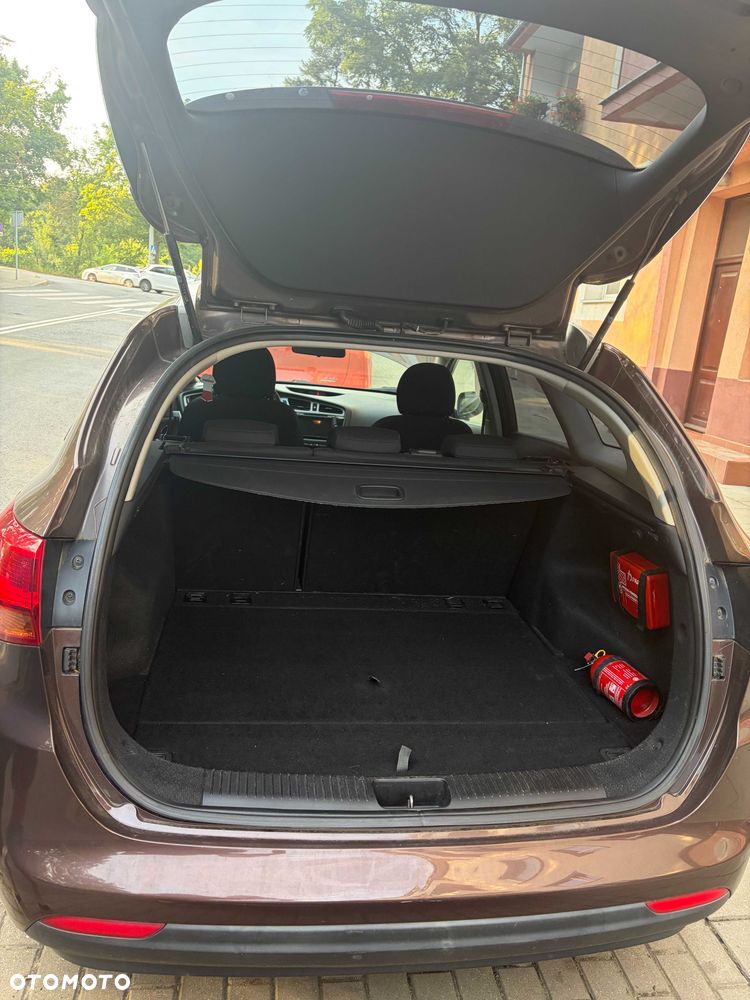 Kia Ceed - 8