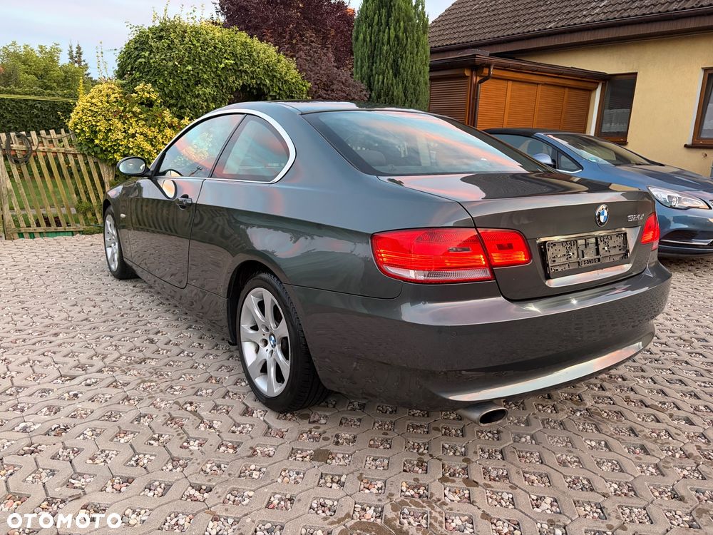 BMW Seria 3 320i - 12