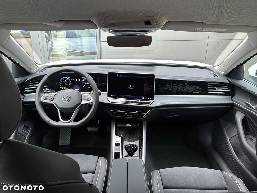 Volkswagen Passat - 4