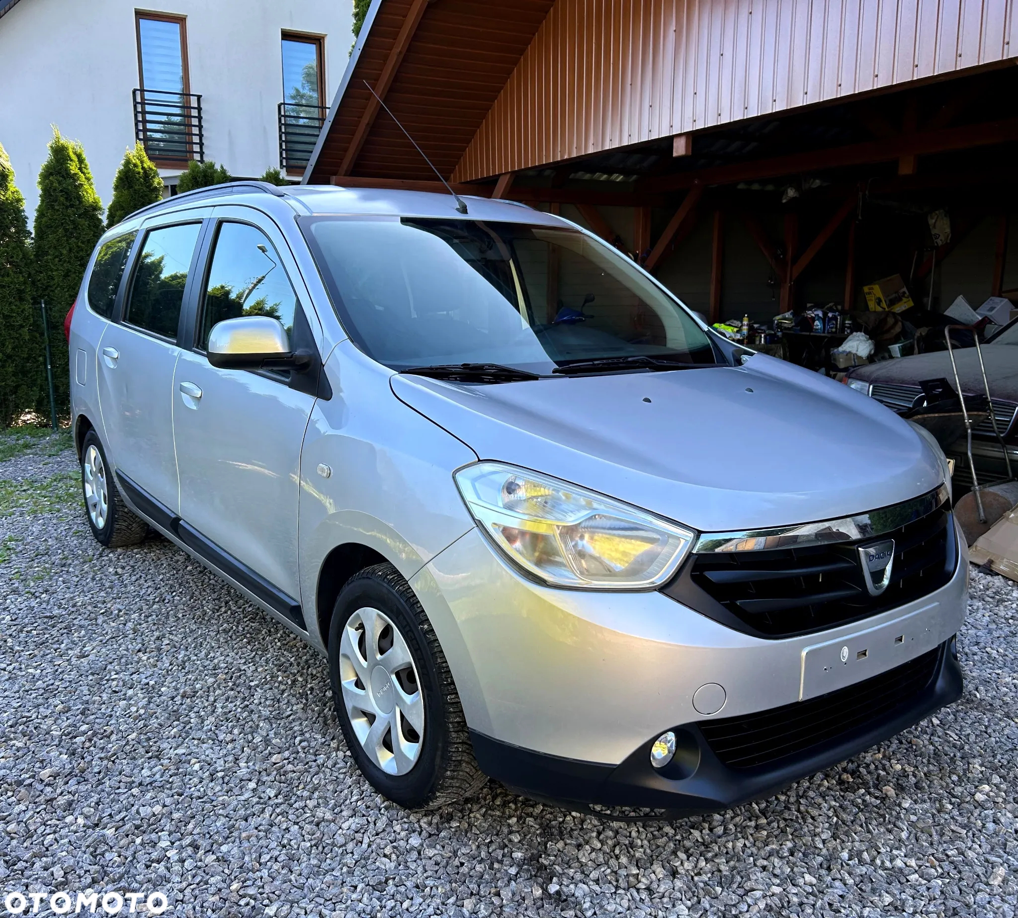Dacia Lodgy dCi 90 Essential - 4