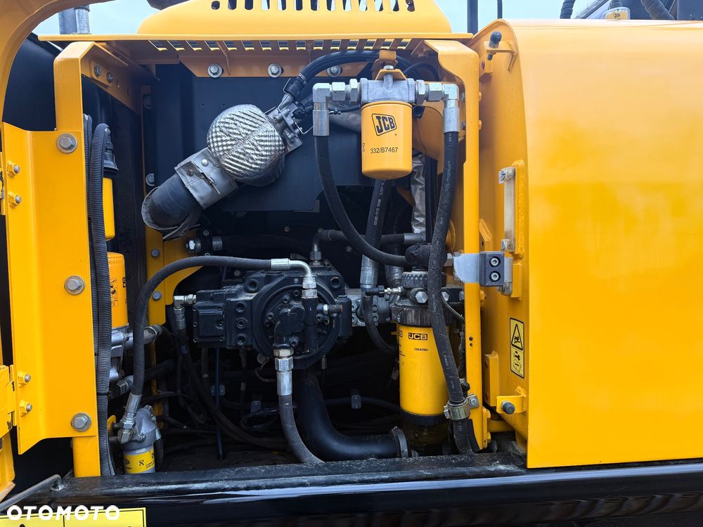 JCB JS220 LC 4F - 8