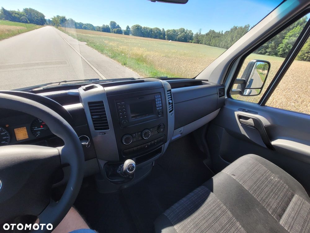 Mercedes-Benz Sprinter - 22