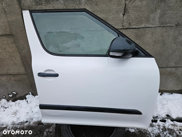 Drzwi Przednie Prawe Skoda Yeti. LF9E, LB9A, 9P9P, 1026