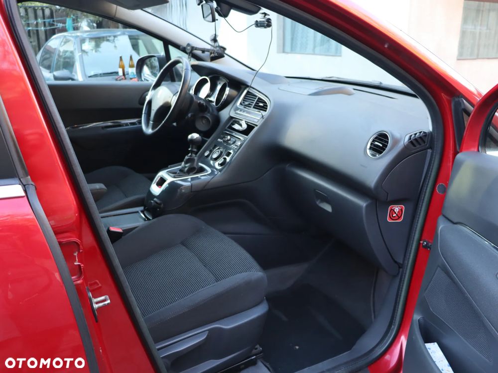 Peugeot 5008 1.6 THP Family - 8