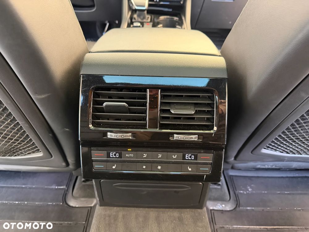 Volkswagen Touareg 3.0 V6 TDI SCR 4Mot Elegance - 11