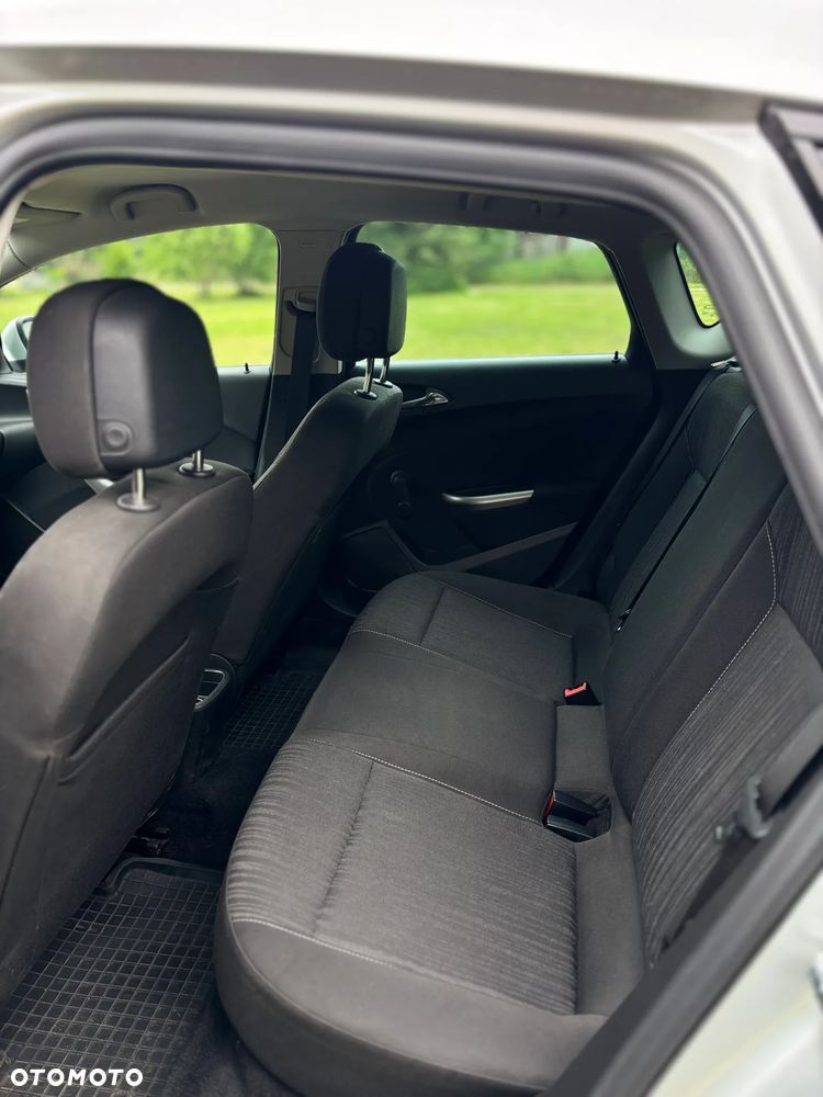 Opel Astra 1.4 Turbo - 14