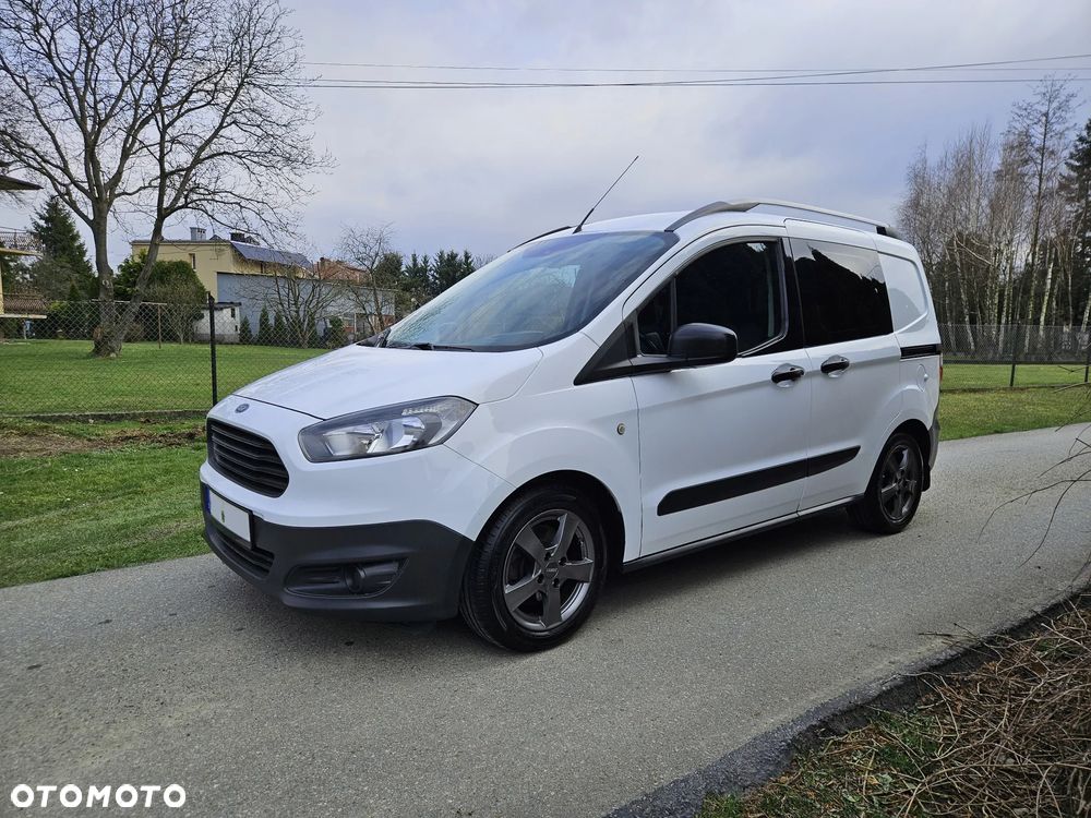 Ford Transit Courier - 4