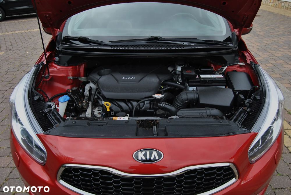 Kia Ceed 1.6 GDI DCT Vision - 16
