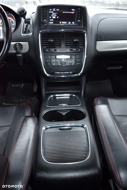 Dodge Grand Caravan 3.6 R/T - 35