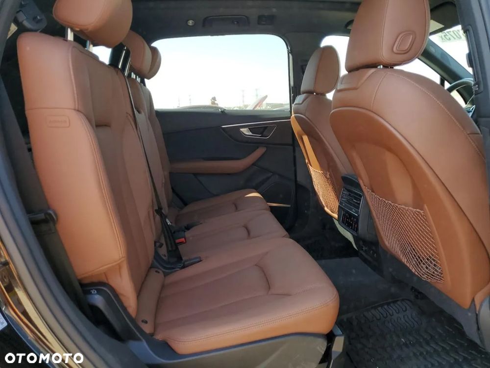 Audi Q7 - 10