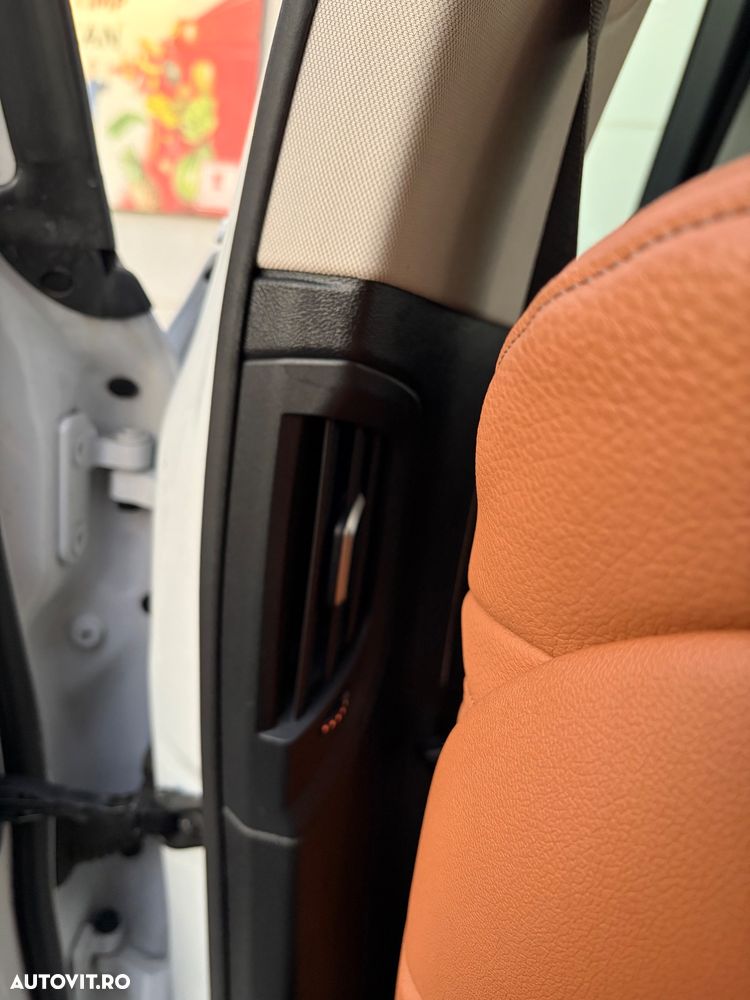 BMW Seria 5 530d xDrive AT MHEV - 28