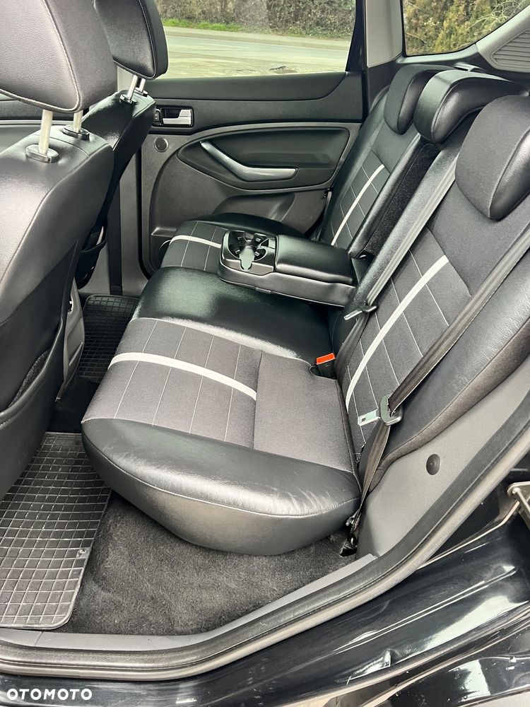 Ford Kuga 2.0 TDCi 4x4 Titanium - 13