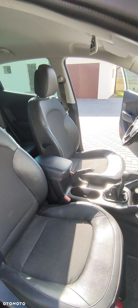 Hyundai ix35 1.7 CRDi Comfort 2WD - 24