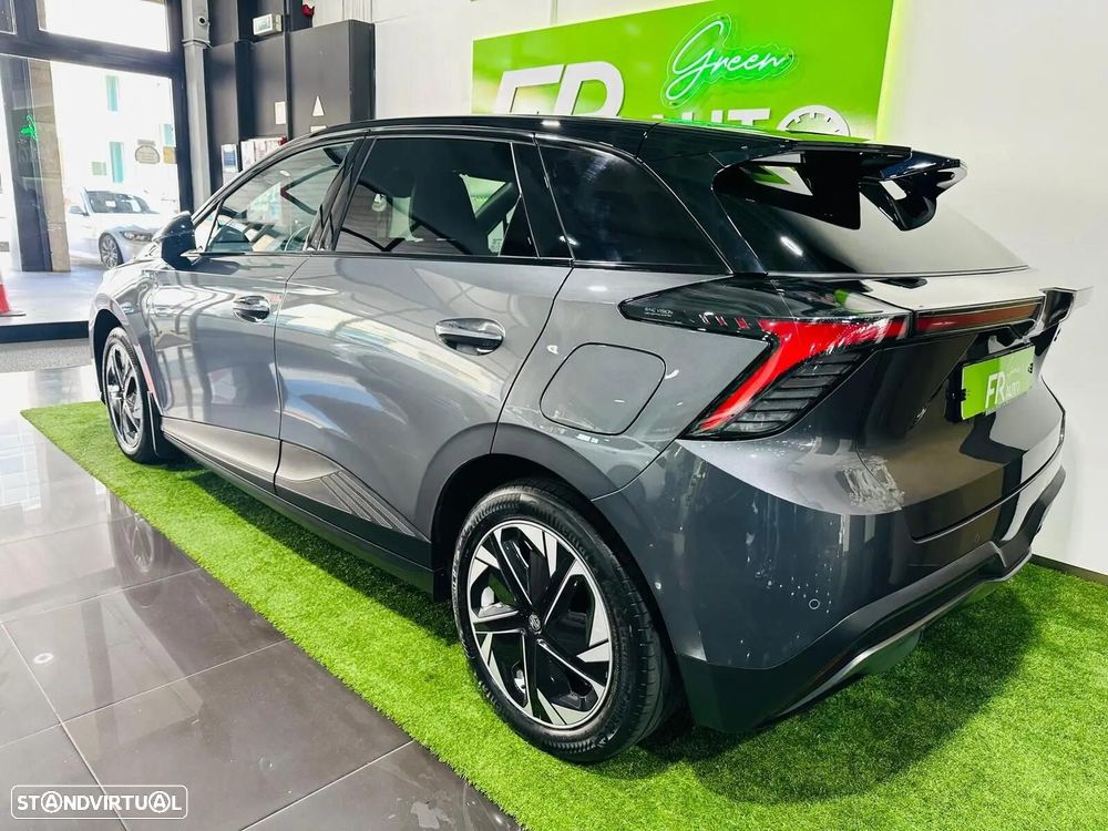 MG MG4 64 kWh Luxury - 15