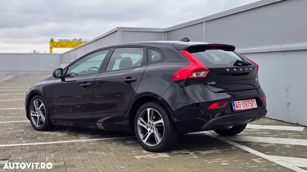 Volvo V40 D2 Powershift Kinetic - 5