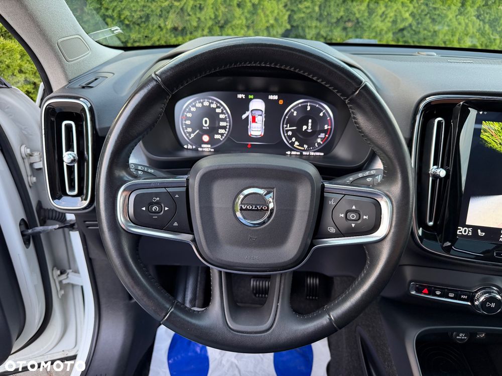 Volvo XC 40 D3 Momentum - 32