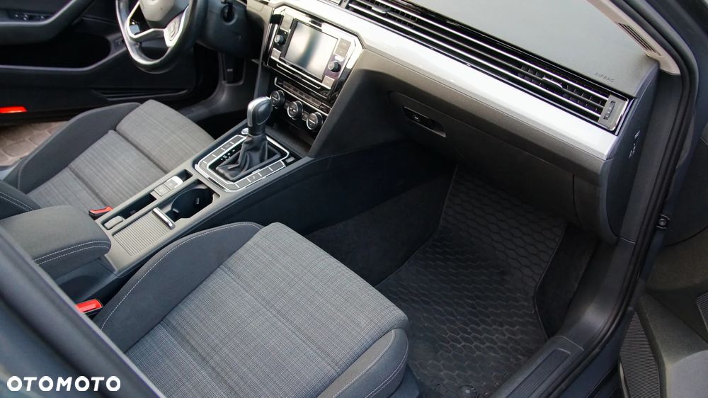 Volkswagen Passat 1.5 TSI EVO Business DSG - 31
