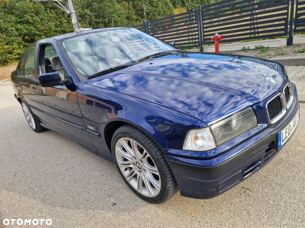 BMW Seria 3 318i - 1