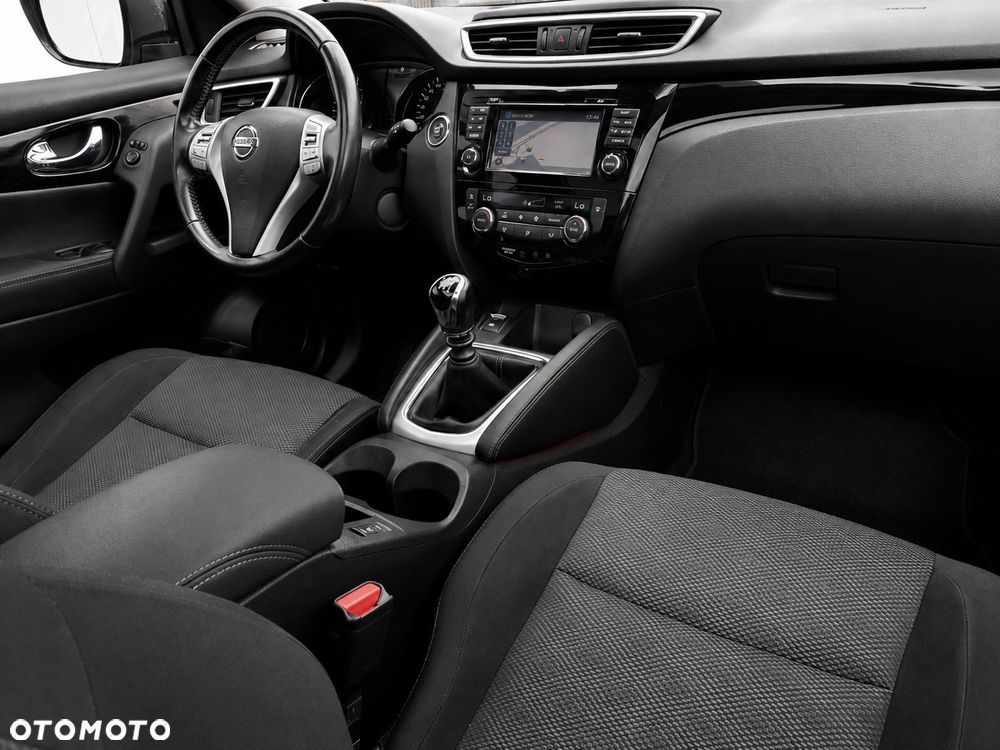 Nissan Qashqai 1.2 DIG-T N-Connecta EU6 - 16