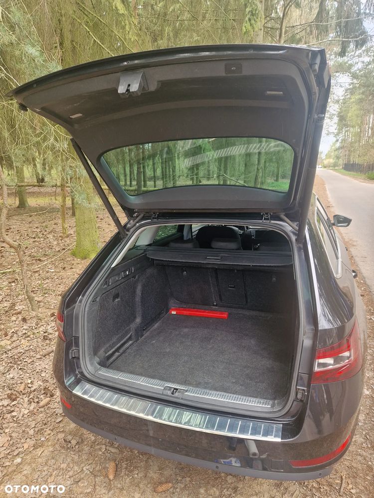 Skoda Superb 2.0 TDI DSG Style - 10