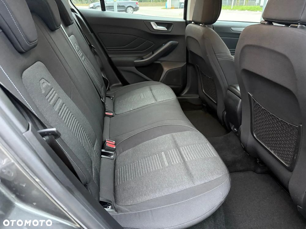 Ford Focus 1.0 EcoBoost Active - 22