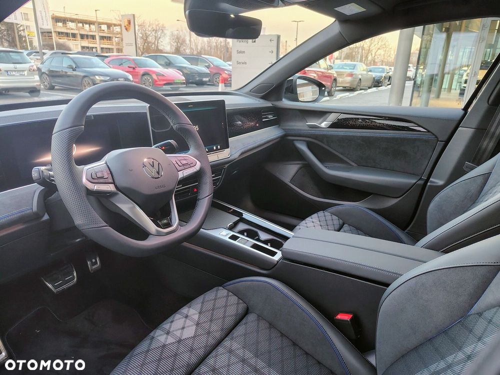 Volkswagen Passat - 12