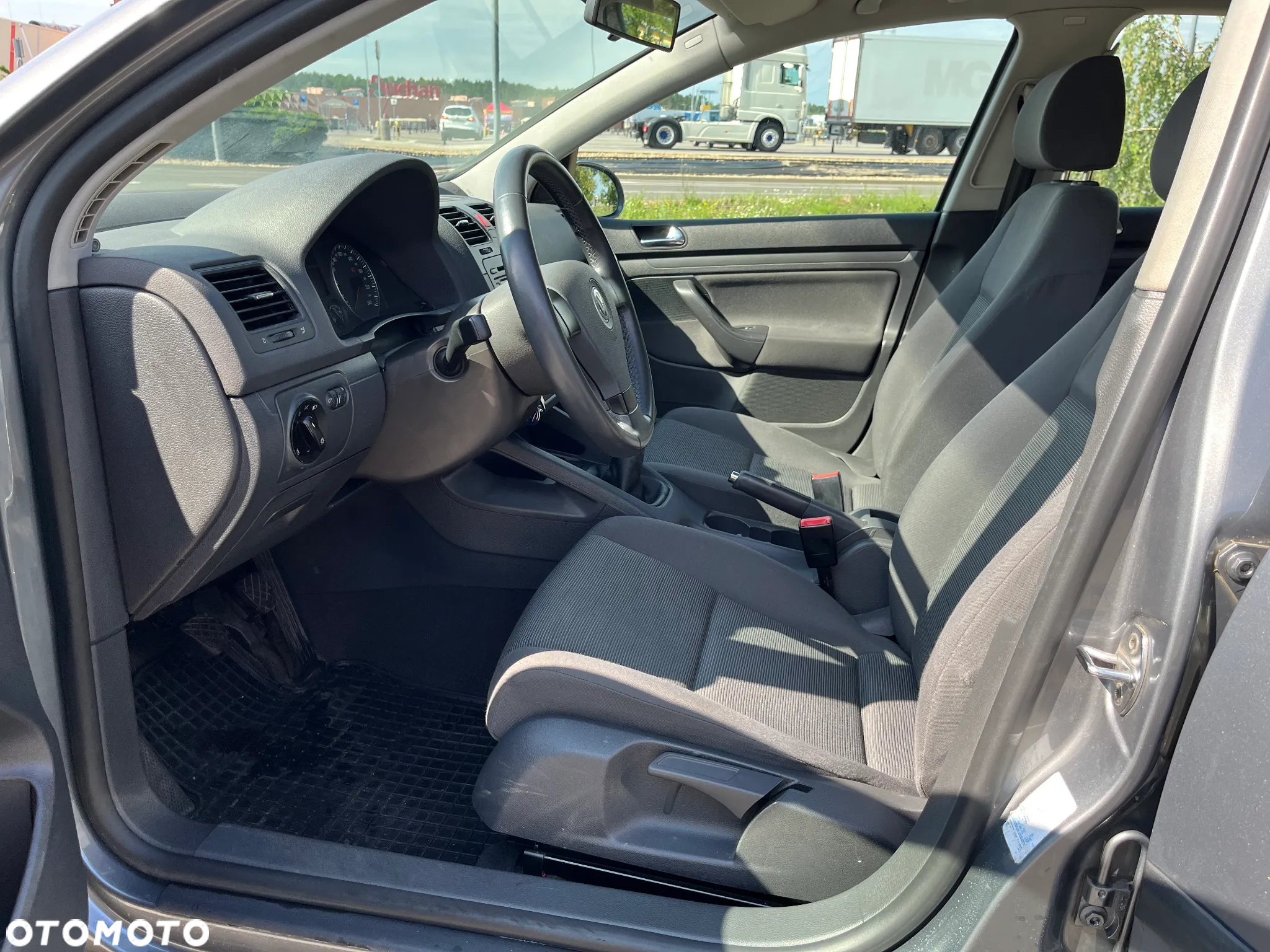 Volkswagen Golf V 1.9 TDI Trendline - 16