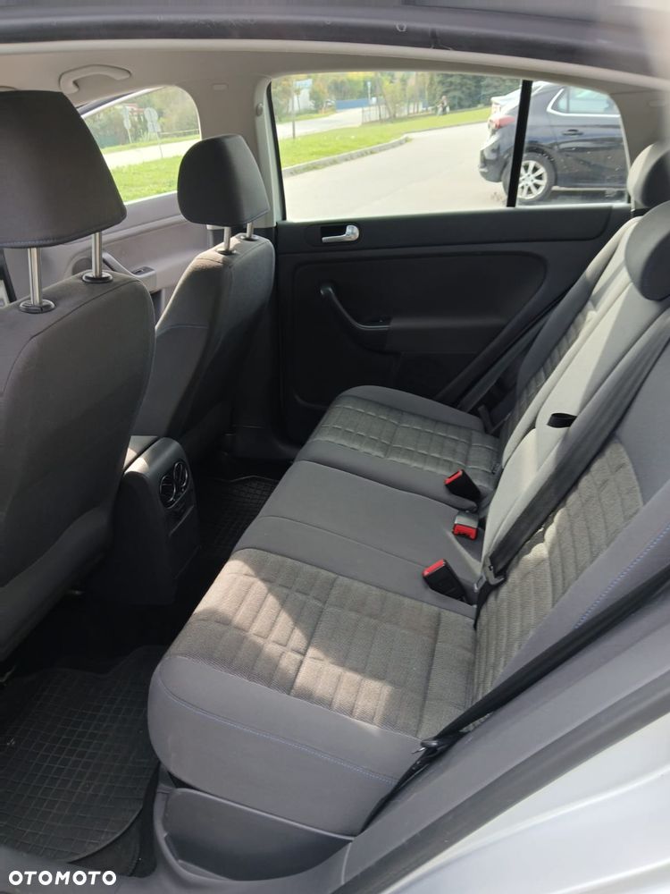 Volkswagen Golf - 10