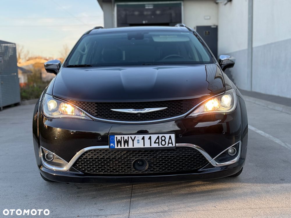 Chrysler Pacifica - 3