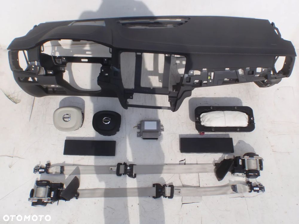 VOLVO V90 S90 DESKA KONSOLA KOKPIT PULPIT PÓŁKA PARAPET SKÓRA PODUSZKI POWIETRZNE KIEROWCY PASAŻERA KOLAN PODUSZKA POWIETRZNA KOLANOWA KURTYNA KURTYNY AIR BAG FOTELA W FOTEL AIRBAG PASY PAS USA  KANADA - 18