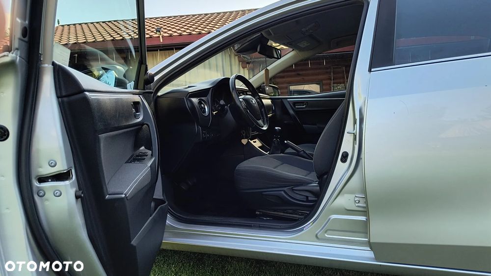 Toyota Corolla 1.6 Comfort - 18