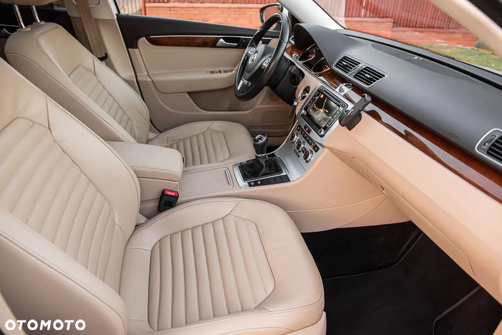 Volkswagen Passat Variant 1.4 TSI ACT (BlueMotion Technology) Highline - 36