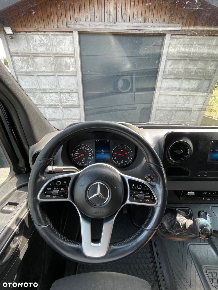 Mercedes-Benz Sprinter - 10