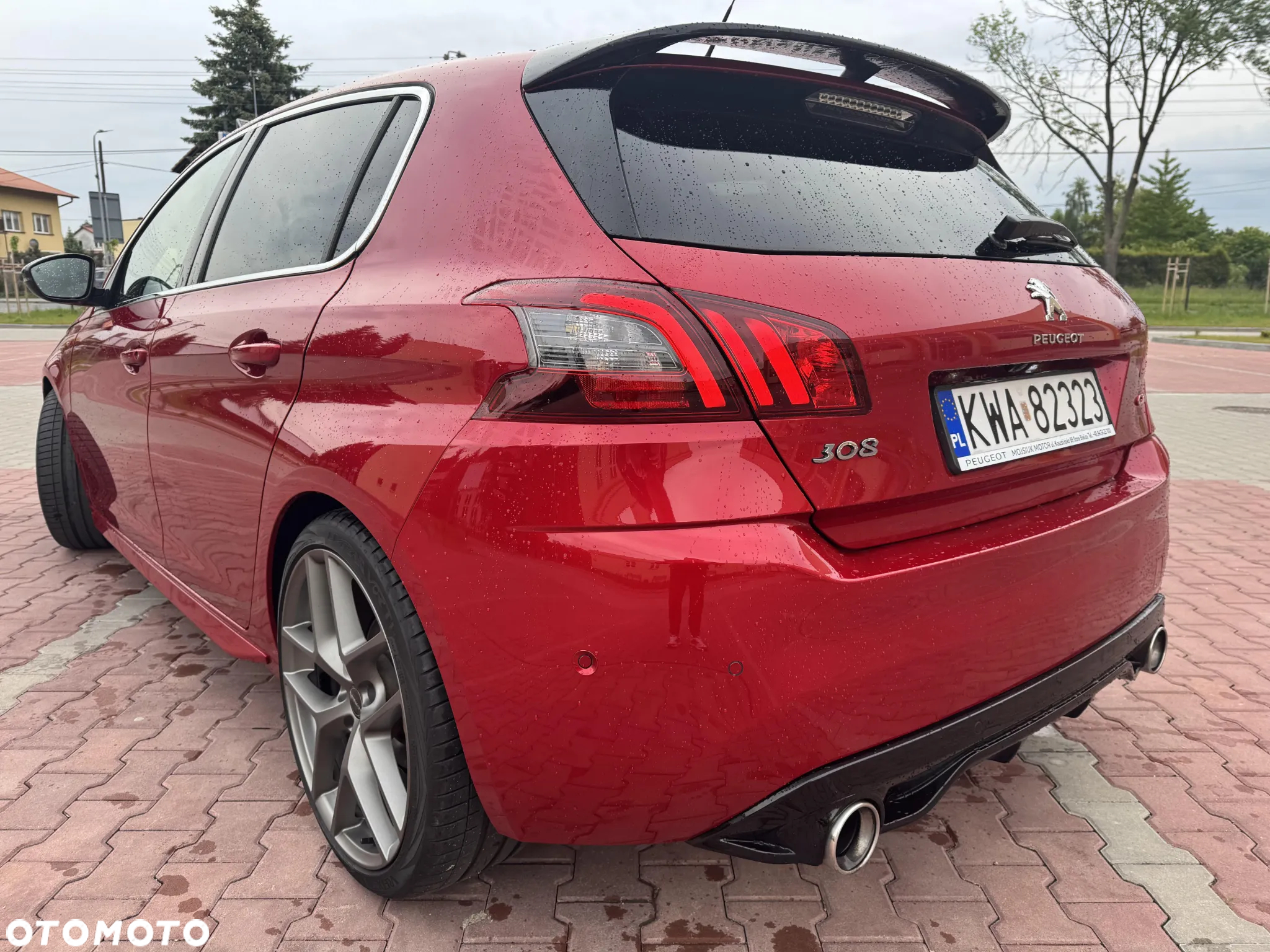 Peugeot 308 1.6 e-THP GTi by Sport S&S - 11