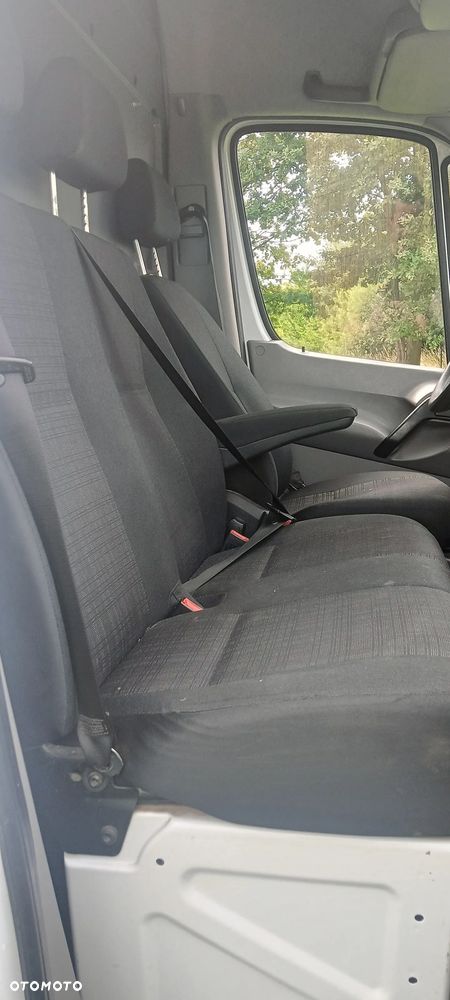 Mercedes-Benz Sprinter - 11