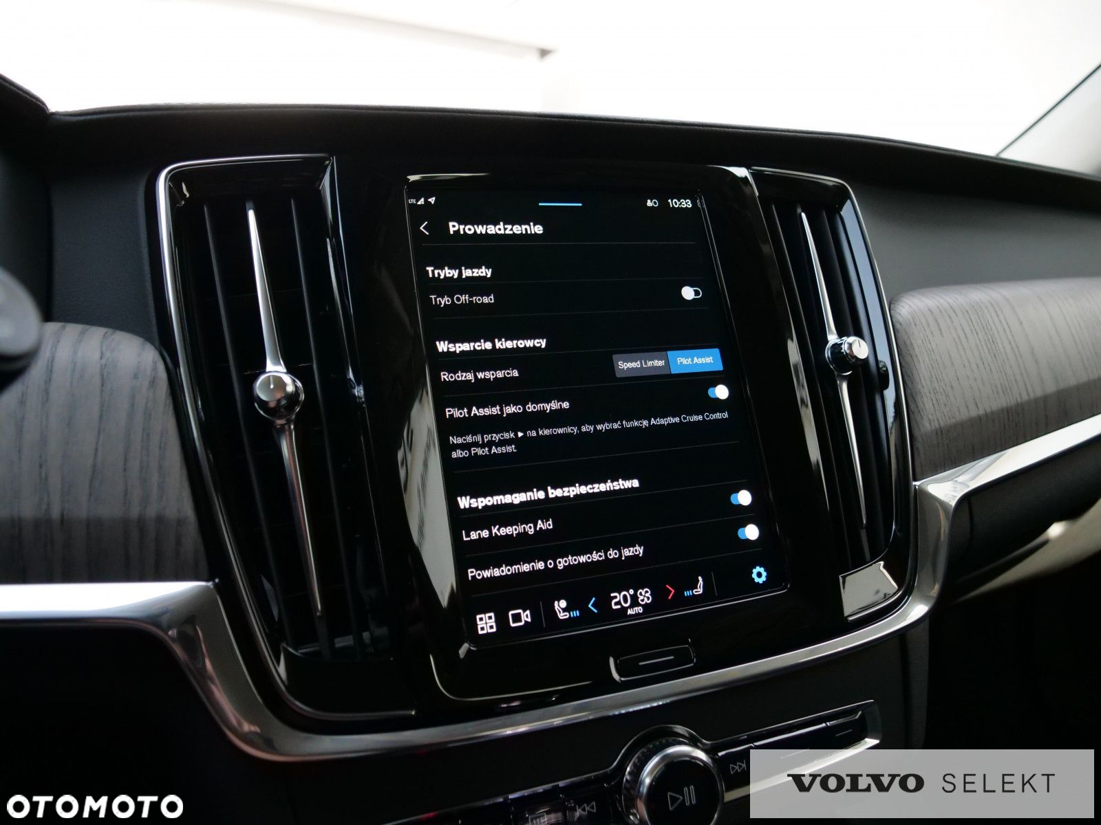 Volvo V90 Cross Country - 28