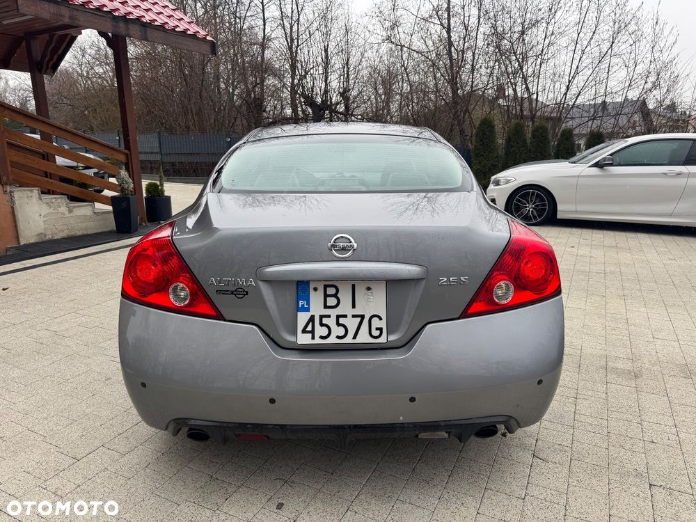 Nissan Altima - 8